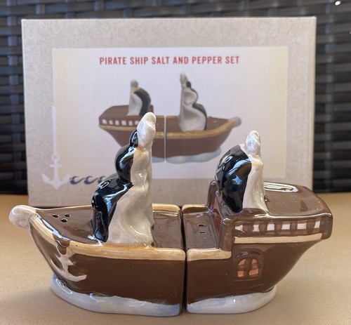 NEW Pirate Ship Ceramic Salt and Pepper Shaker Set Cracker Barrel - Picture 4 of 7