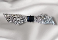 Vintage 1928 Art Deco Style Faux Marcasite & Onyx Silver Tone Bowtie Brooch