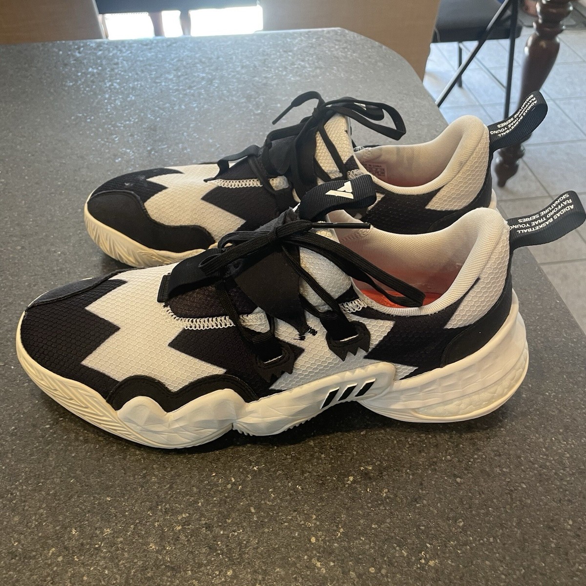 Adidas Trae Young 1 Mens 11 Black White Excellent So So Def H68999 Basketball NEW Adidas TRAE YOUNG 1 Black White So Def | Size 9 | H68999  main image 4
