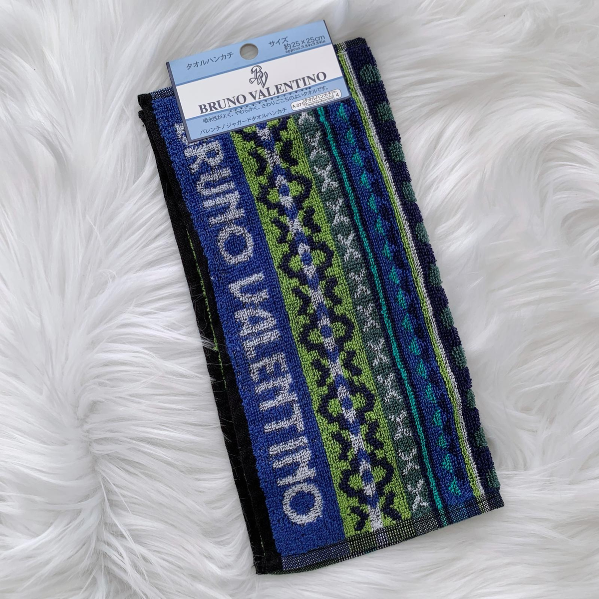 BRUNO VALENTINO 毛布　シルクミックス NWT Bruno Valentino Produced for Daiso Japan Blue green 10” square