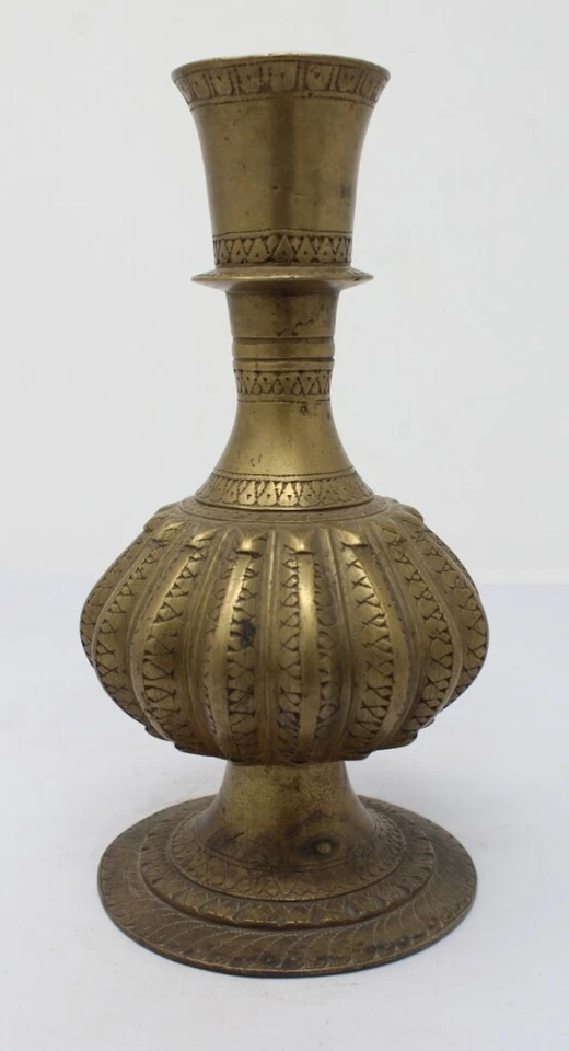 Антикварная старая коллекционная латунная резная ваза с гравировкой в виде цветка Моголов ручной работы - Изображение 2 из 4