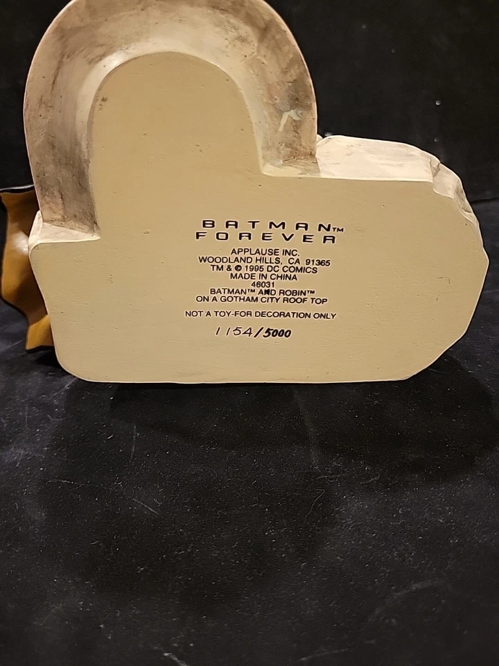 Batman Forever: Estátua do Batman e Robin com certificado de autenticidade (1154/5000) - Imagem 4 de 4