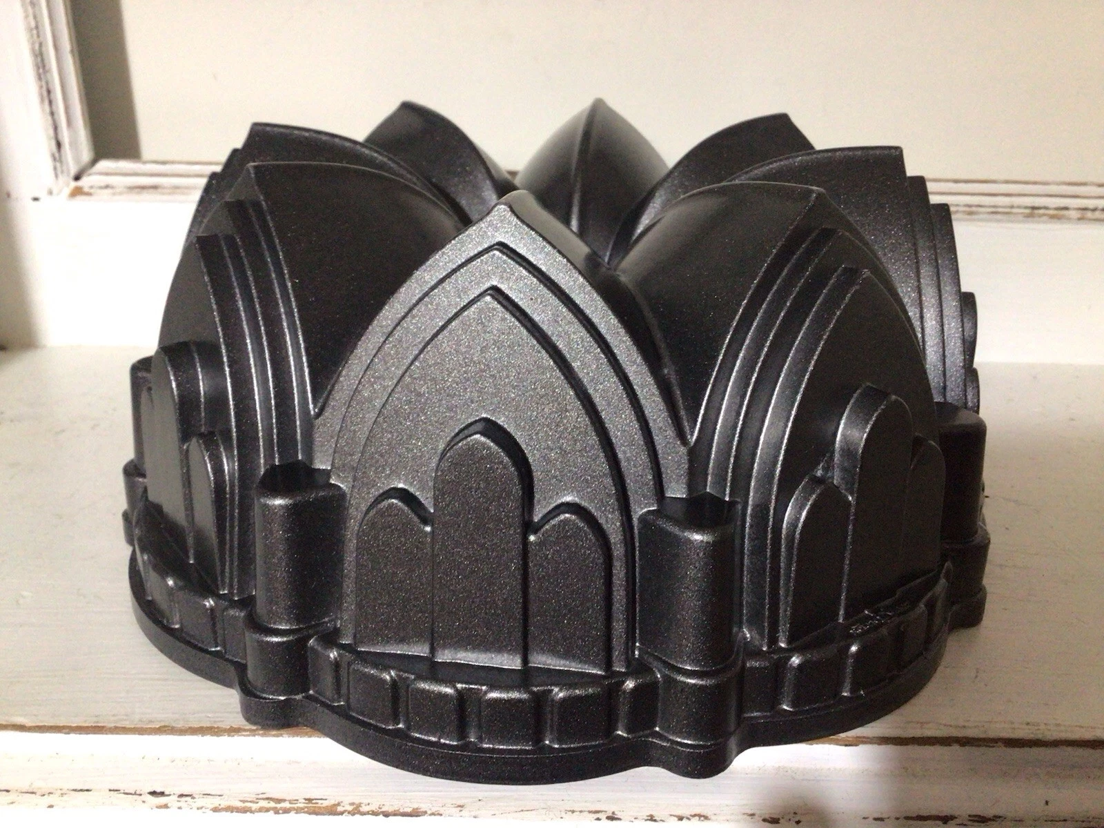 Nordic Ware CATHEDRAL 10 cup baking Pan
Opens in a new window or tab
