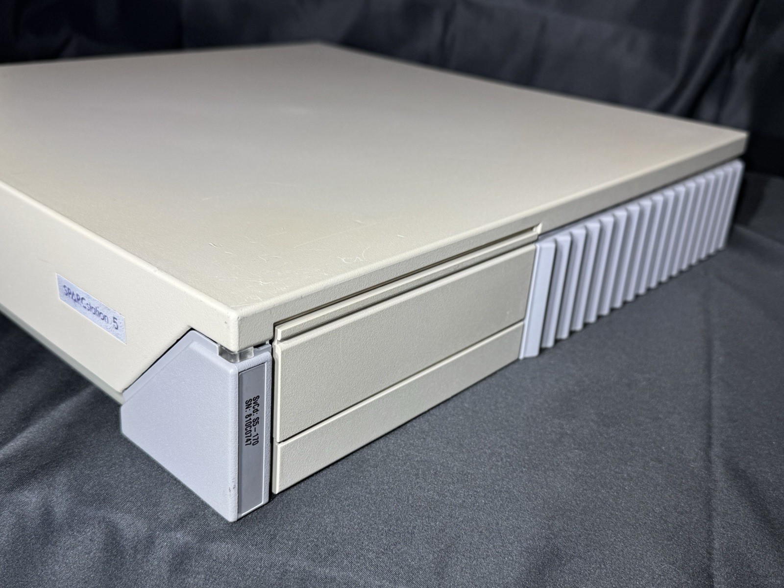 SPARCstation 5 - 170MHz Workstation, 128MB RAM (4x 32MB DIMMs) 2.1GB HDD, TGX