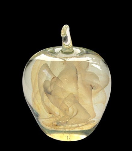 Gilbert Johnson Glass Apple Paperweight 1988 - Picture 3 of 7