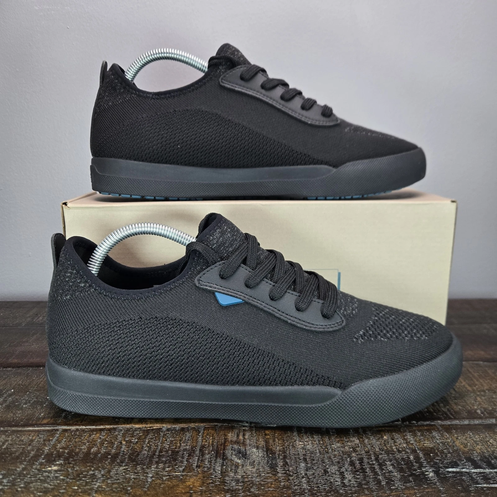 Vessi Weekend 1.5 Womens Size 9 Waterproof Shoes Sneakers Asphalt Black Black
Opens in a new window