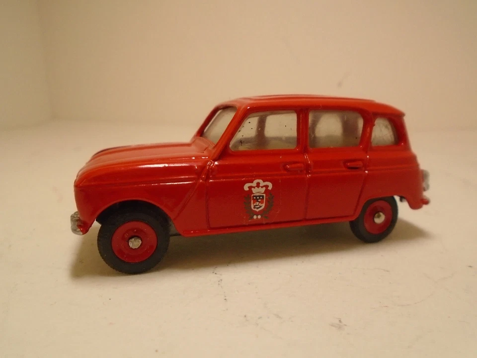 DINKY TOYS MECCANO FRANCE. #518-F,V-5 RENAULT 4L RESTORED POMPIERS NEAR MINTY - Image 3 of 4