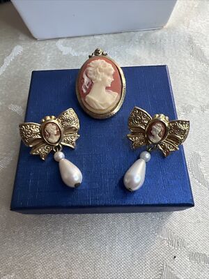 Vintage Gold-tone Cameo Brooch w/ Cameo Stud Earrings With - Main Image