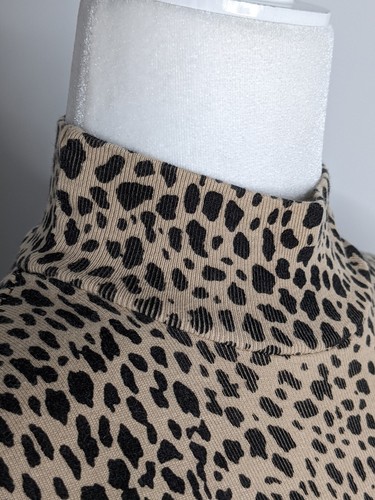 Brandy Melville EUC cheetah turtleneck 