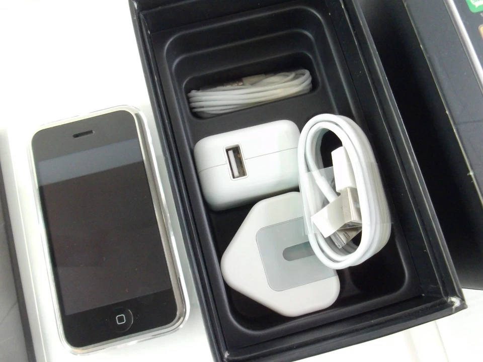 Apple iPhone 2g 8gb 1st Generation A1203 - Boxed - *EXCELLENT* - Rare 2007 - Image 4 of 4