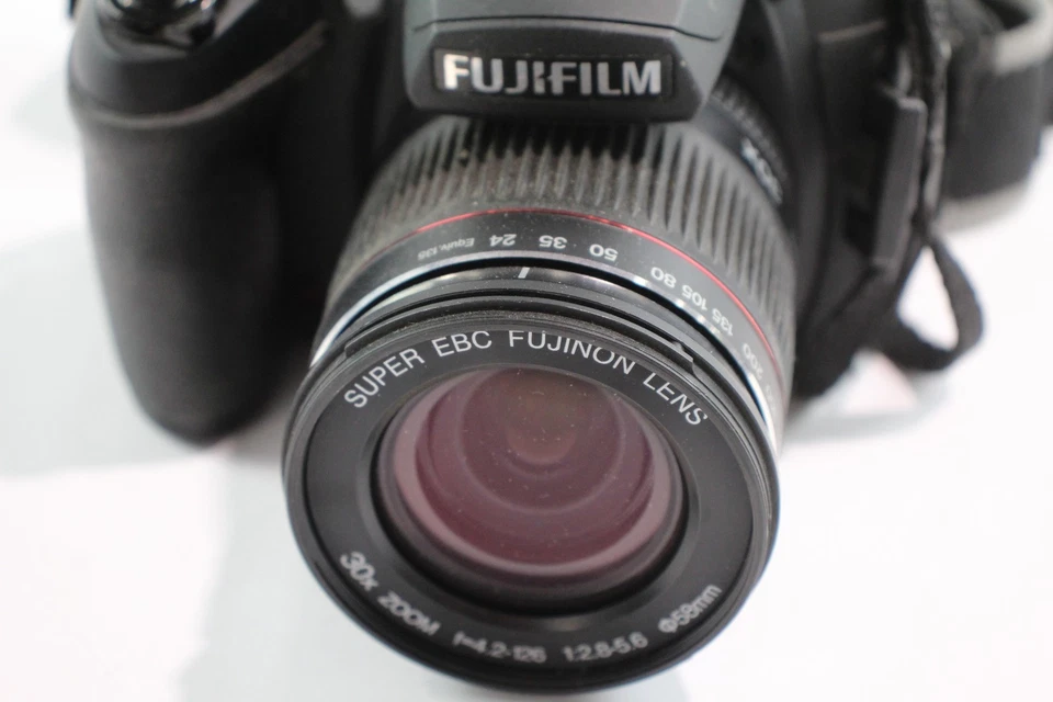 Fujifilm Finepix HS20EXR Digital Bridge Camera Working w/ Fujinon 30x Zoom Lens - Image 2 of 4