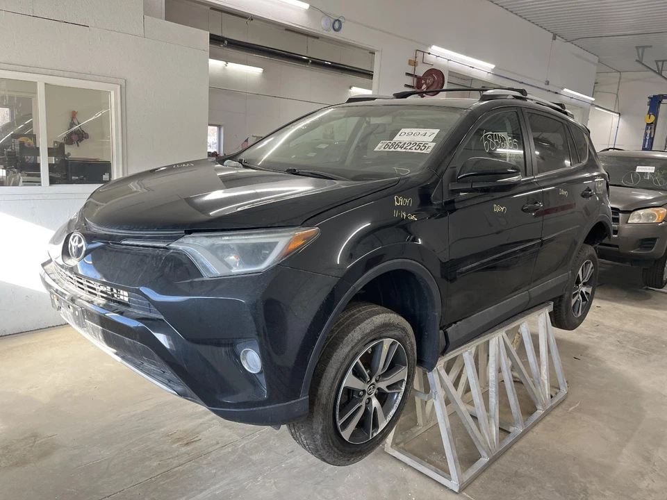 Used Wheel fits: 2016 Toyota Rav4 17x7 alloy 10 spoke 5 split spoke Grade B - Image 3 of 4