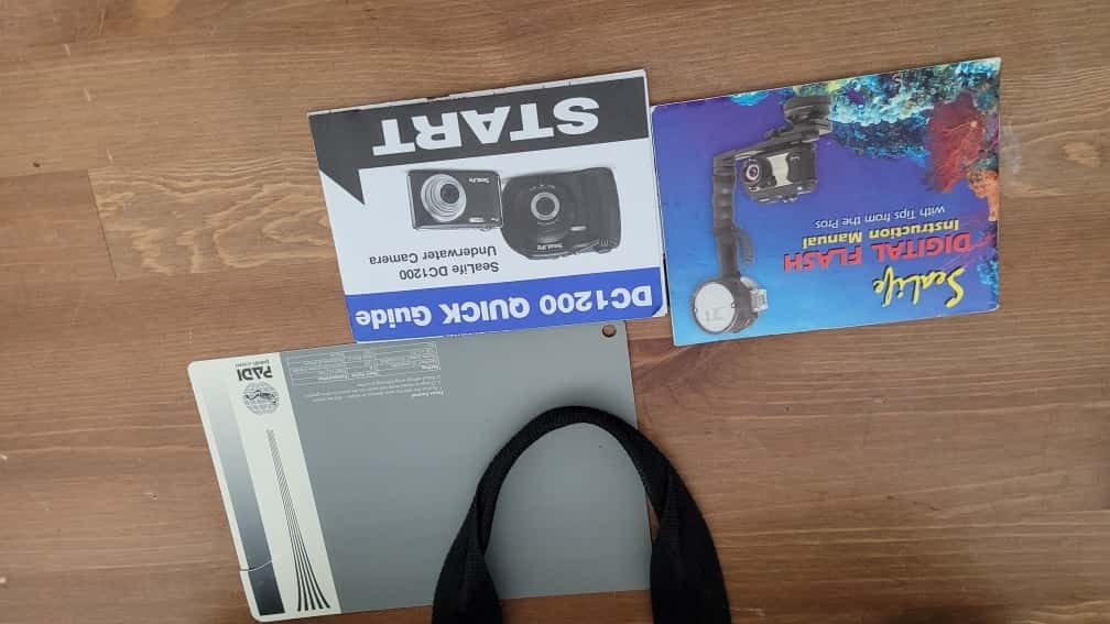 SeaLife DC1200 Underwater 12MP Digital Camera Scuba Photography Bundle