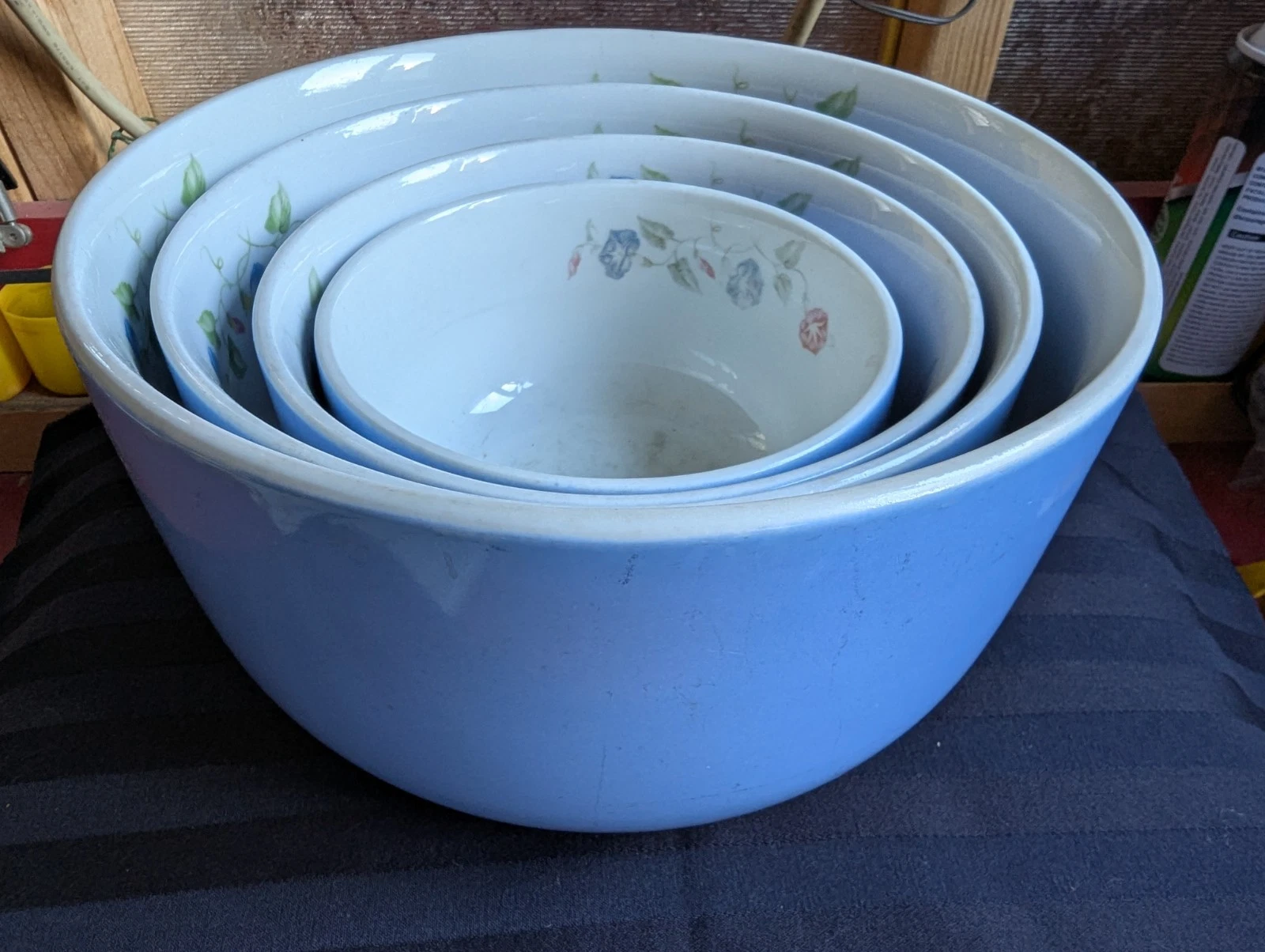 Vintage Halls Superior Quality Set 4 China Blue and White Floral Nesting Bowls