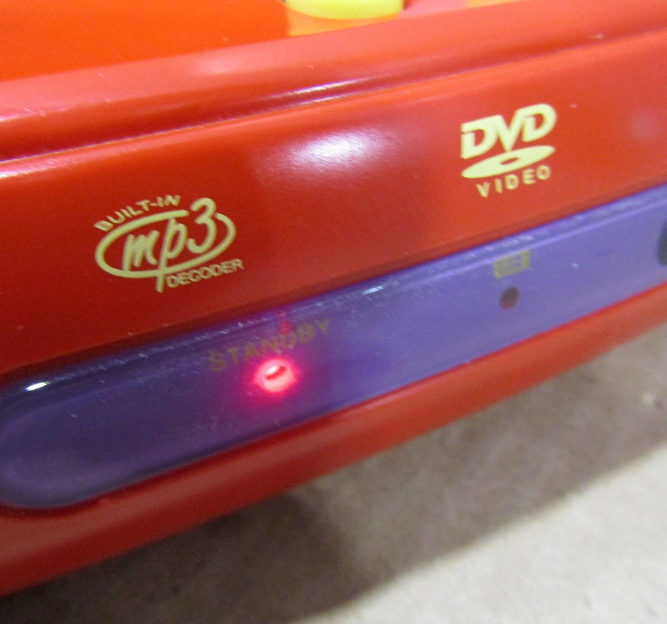 DORA THE EXPLORER nicktronics DVD mp3 Player DTE329 Nickelodeon NEW