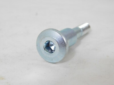 1 NEW 1985-1986 Kawasaki ZX 600 NINJA Factory BOLT OEM 92002-1487