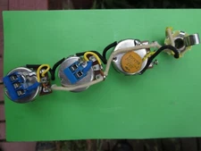 Solderless Jazz Bass Harness .1 Vintage Cap Alpha Solid Shaft KellingSound