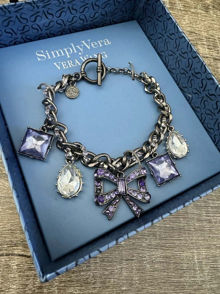 NUEVO EN CAJA Simply Vera Wang Colgante Arco Pulsera Imitación Púrpura Transparente Piedras Gemas Foto 2 de 3