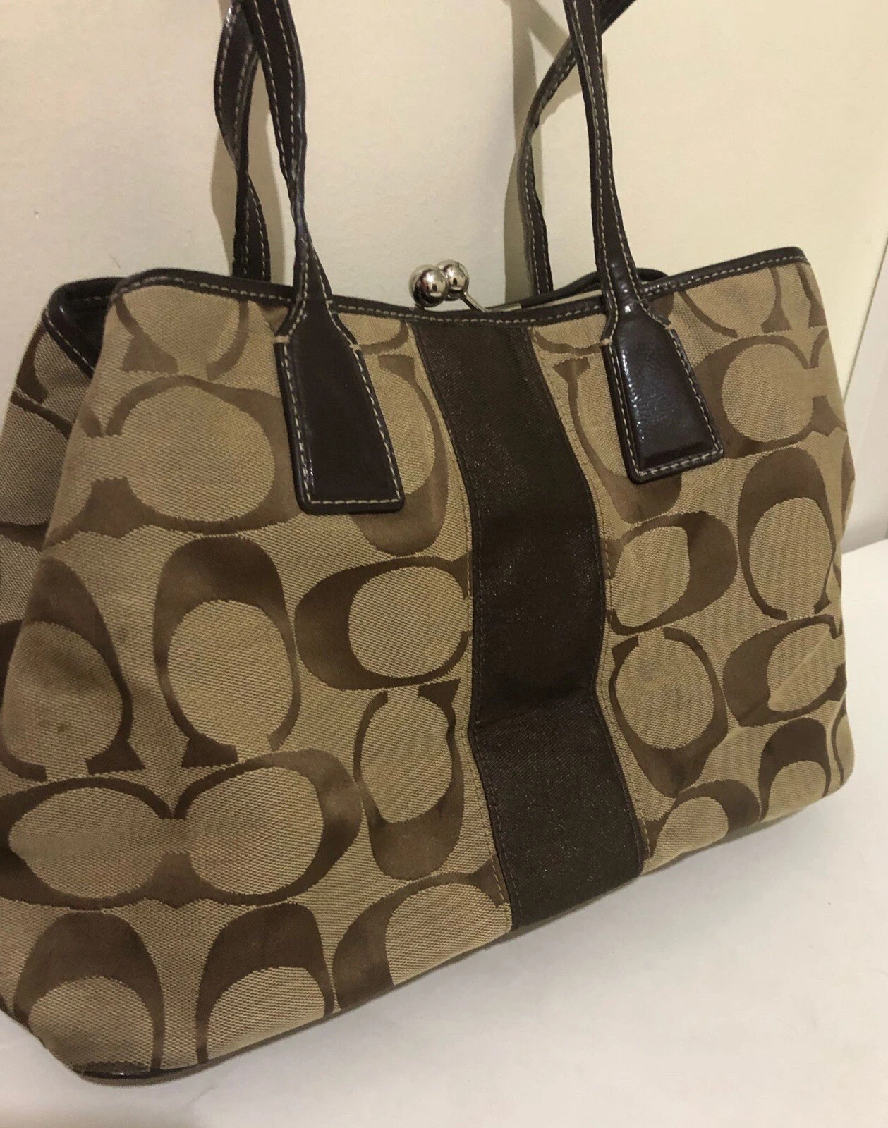 Borsa a mano COACH firma a righe con telaio a quadretti F17424 SKHMA cachi mogano