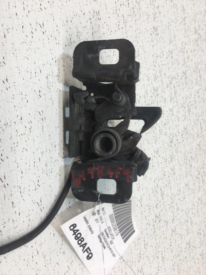 Cierre de capó GMC YUKON XL 1500 17 Foto 2 de 2