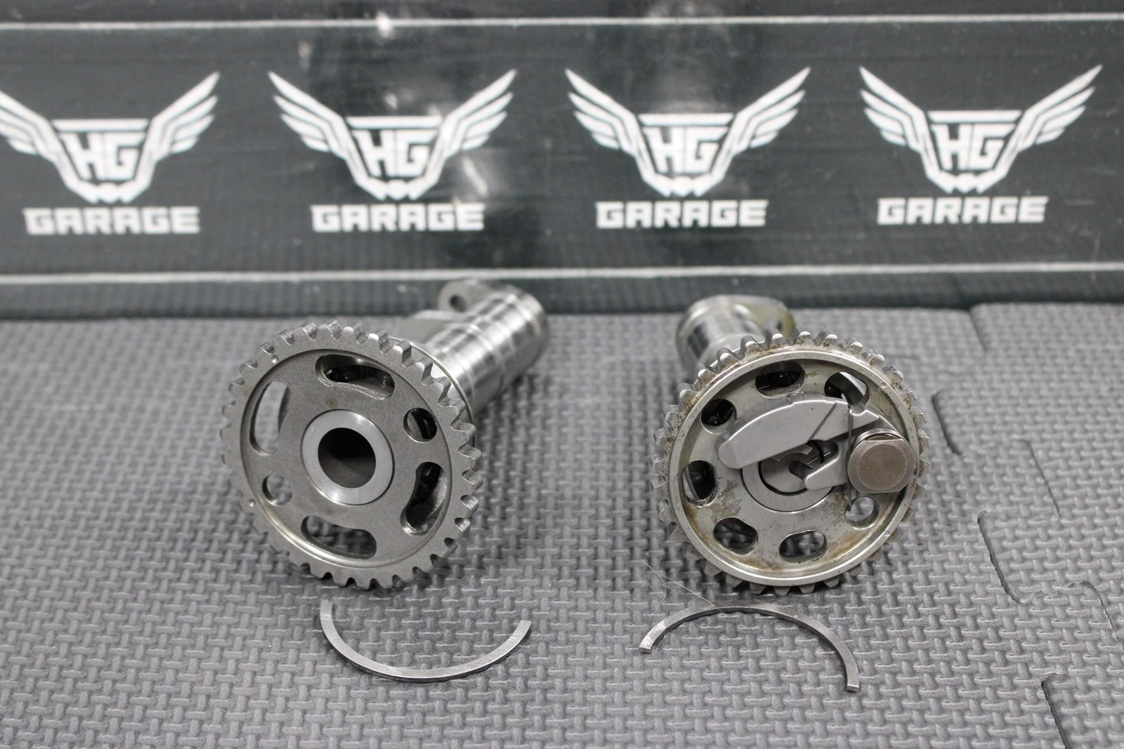 2009 YAMAHA YZ450F OEM INTAKE EXHAUST ENGINE MOTOR CAM SHAFT CAMSHAFTS GOOD!