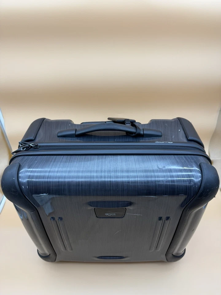 Tumi Vapor International Carry On Spinner Hard Shell - Image 2 of 4