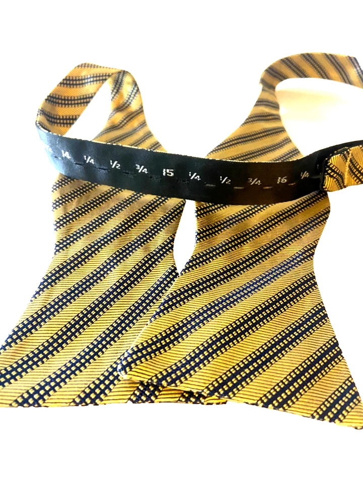 Pajarita ajustable de seda con diseño jacquard Daniel Cremieux diseño a rayas Foto 4 de 4