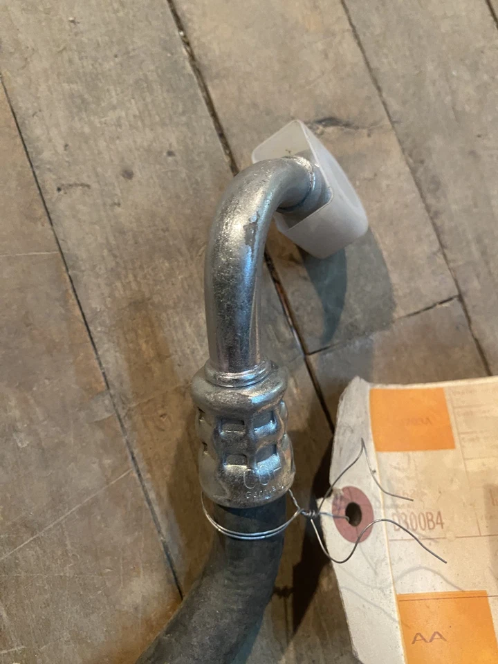 Tubo de devolución - BMW (32416796367) 1996-2006 BMW E46 Serie 3 - OEM Nuevo Stock Antiguo Foto 3 de 4