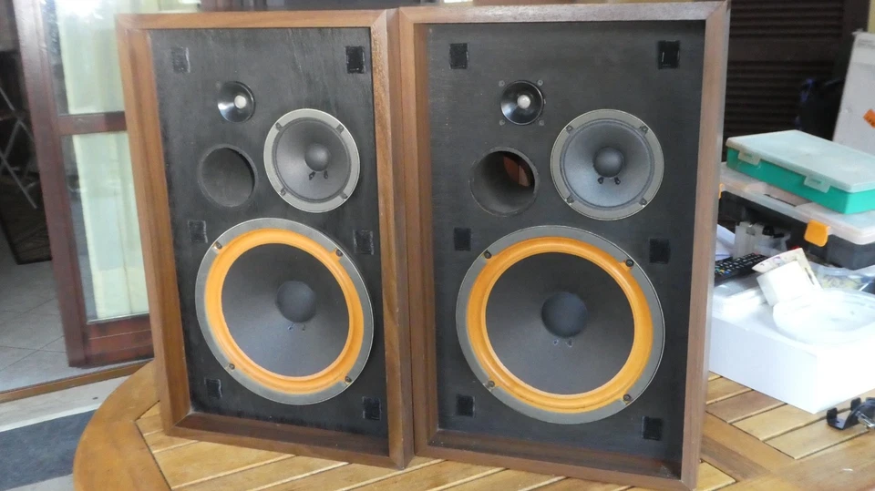 Akai SW-125 Diffusori Casse, 3 vie Alta Efficenza, 8 ohms bass reflex ANNI 70 - Immagine 3 di 4