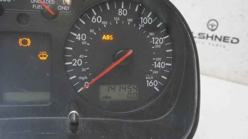 Volkswagen Jetta 2001 velocímetro medidor cuadro de instrumentos 141 k 1J0920905 k fabricante de equipos originales Foto 3 de 4