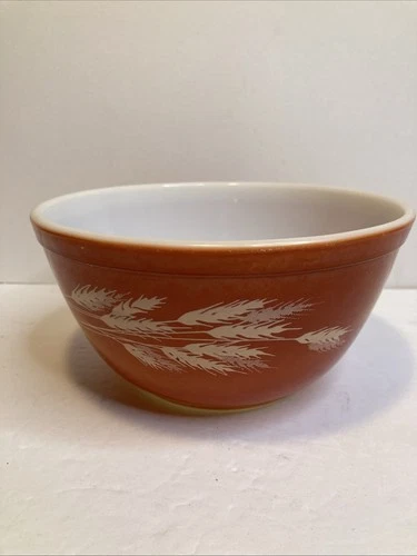 Vintage PYREX #402 Rust Orange Autumn Harvest Wheat 1.5 Liter Mixing Bowl 7.25"