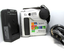Sony Mavica MVC-FD75 Digital Disk Camera 10x Zoom W Charger - 5 Bonus Disks
