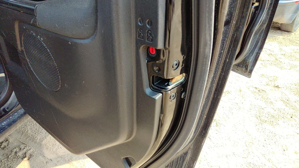 Pestillo puerta trasera derecha pasajero GMC Canyon 2004-2012 con varillas/cables trasero OEM Foto 3 de 4