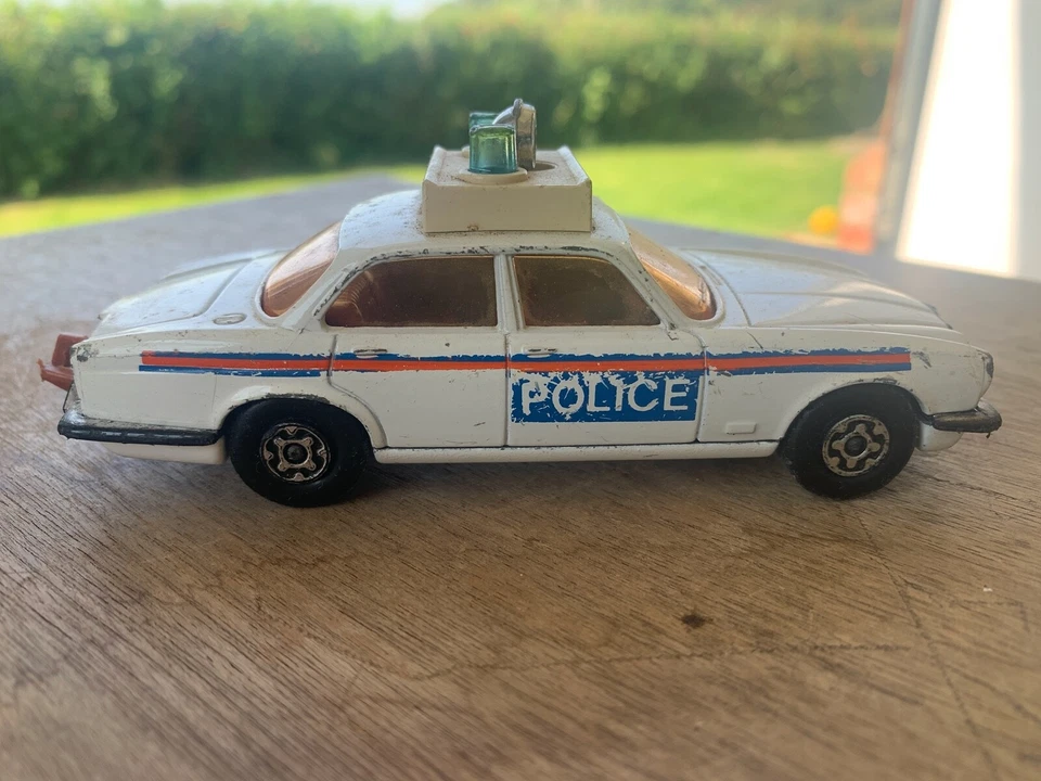 Coche de policía vintage Jaguar XJ12 K66 Superkings modelo diecast - sin caja Foto 2 de 4