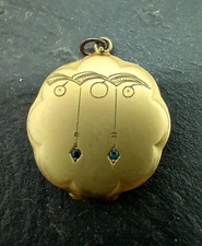 Victorian Era 1890s Art Nouvea Locket Pendant