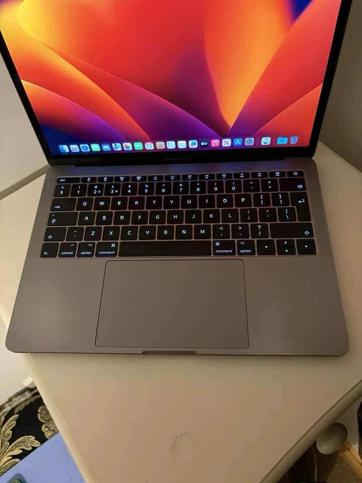 Apple MacBook Pro Retina 13.3" 2017 (P160) 256GB SSD 8GB Ram 2.3GHz Core i5 Grey - Image 3 of 4