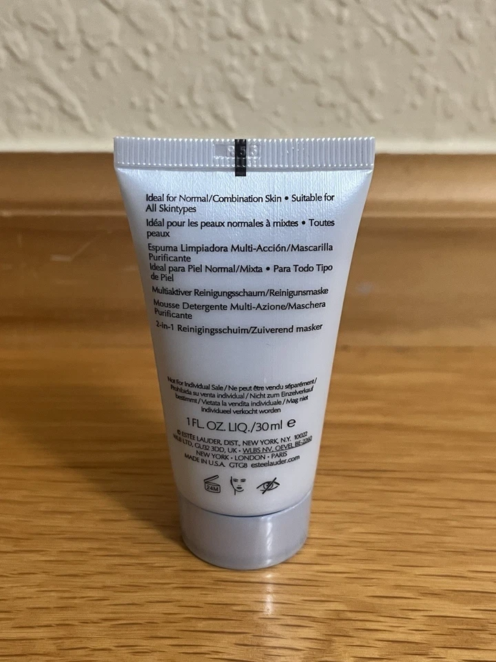 Máscara purificadora limpiadora de espuma multiacción Perfectly Clean de Estee Lauder 1 oz/30 ml Foto 2 de 2