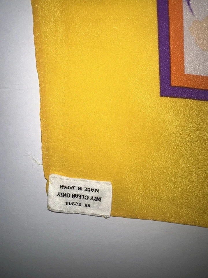 Bufanda cuadrada de seda floral BILL BLASS para barbas y barbas amarilla vintage 29x29 Japón Foto 3 de 4