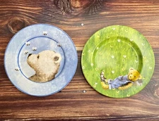 Ideal Home Ceramic ASGER TEDDY BEAR 8" Salad Plates Bees Flower Slovenija VTG