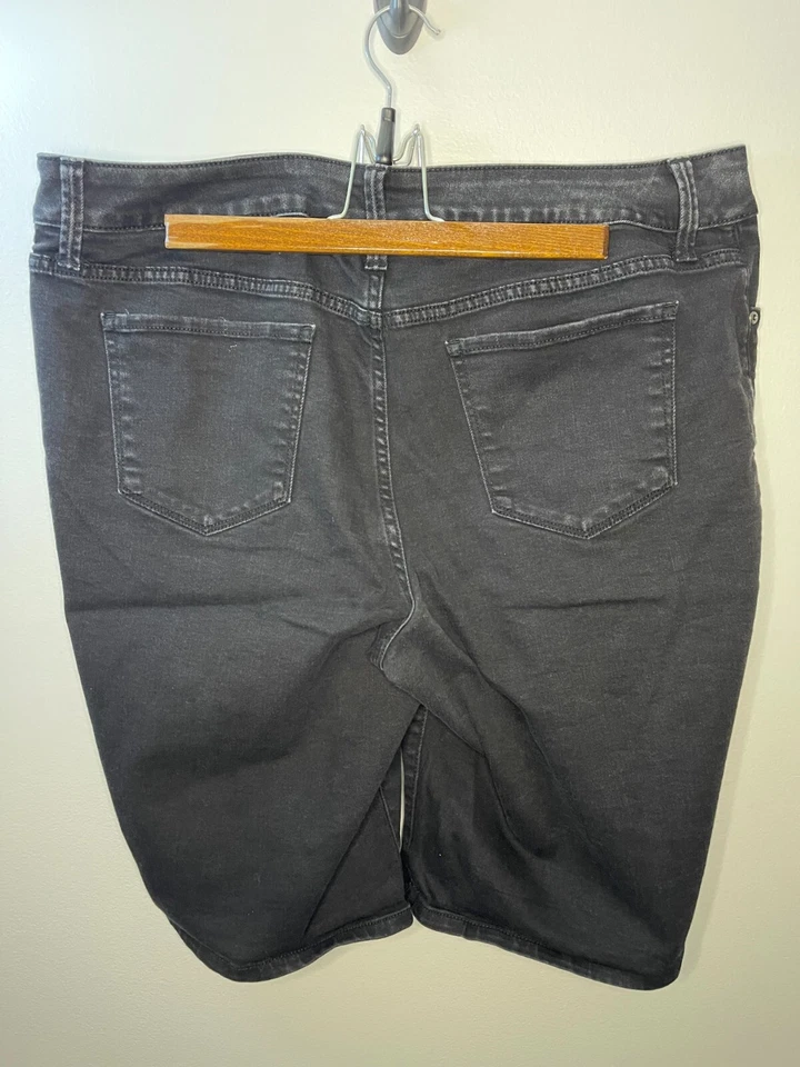 Pantalones cortos elásticos de jean para mujer St. Johns Bay negros talla 18W Foto 2 de 4