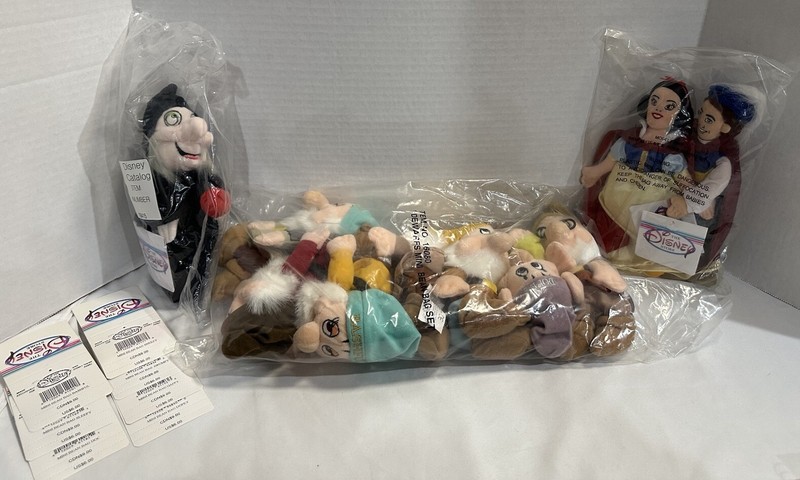 RARE 10 PC Factory Sealed Snow White 7 Dwarfs/Witch/Prince Bean Bag Beanie w/tag