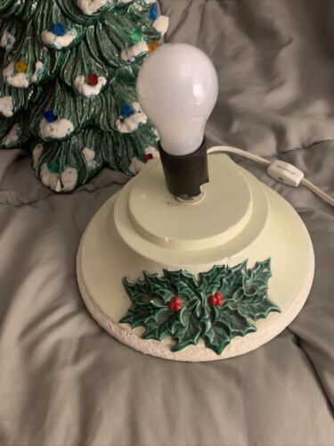 Ceramic Holly Christmas Tree Lighted Base- Vintage. 17”x12” Tree. Xtra Bulbs! - Picture 6 of 12