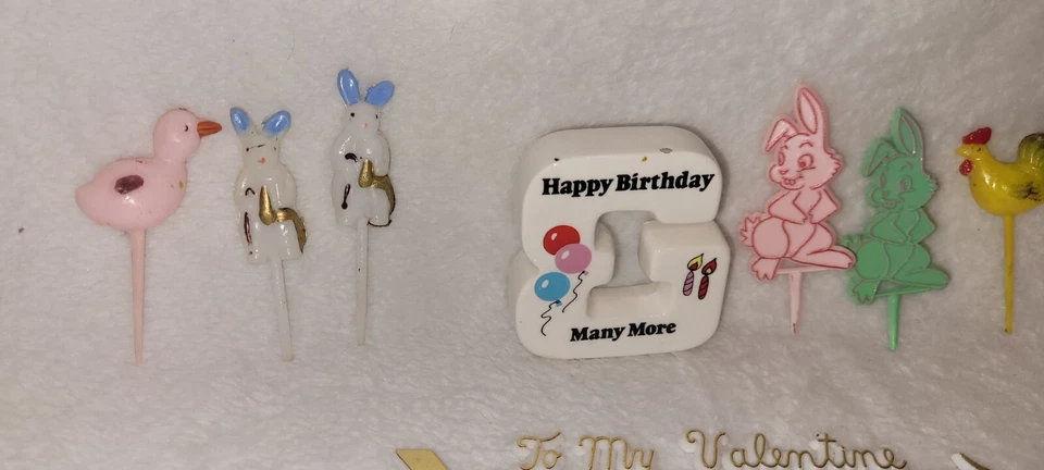 Лот из 9 винтажных праздничных украшений рождественский венок пластиковый пасхальный валентинка  - Изображение 4 из 4