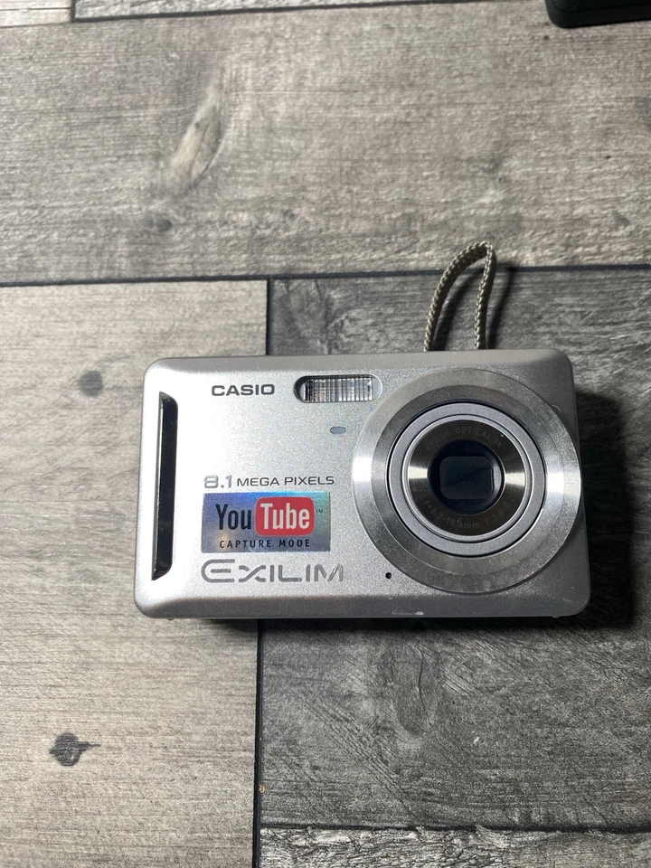 Casio EX-Z9 Exilim Vintage Digital Camera 8.1 Megapixel 3x Optical - Image 4 of 4