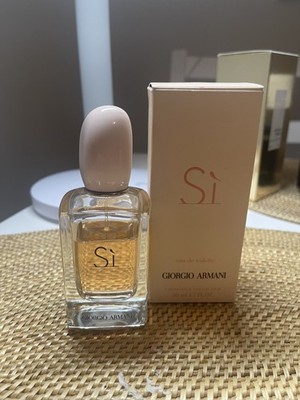 New Giorgio Armani Si Eau de Parfum Spray EDP Women 1.7 oz 50mL Spray Bottle Box