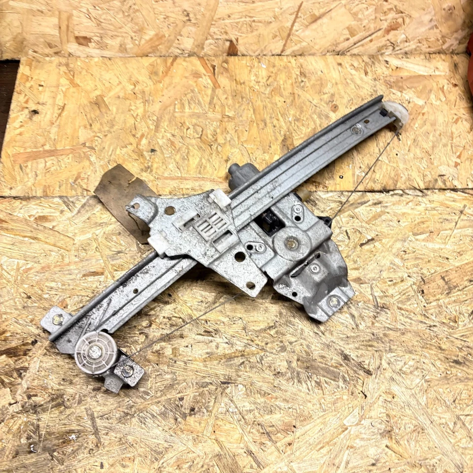 TOYOTA AVENSIS MK1 1997-2003 Front Left Passenger Side Window Regulator - Image 2 of 4