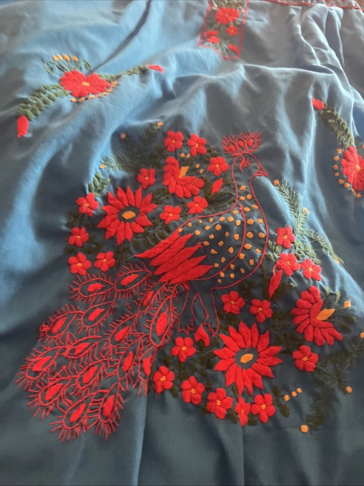 Vestido Turquesa Mexicano Puebla Bordado FLORAL 3x Hecho a Mano Foto 2 de 4