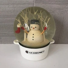 DifficultLE CREUSET Novelty Snow Dome 2017