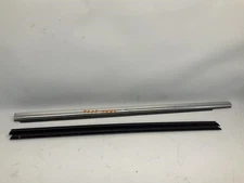 10-13 Mercedes-Benz E550 W212 4.6 AT Exterior Front Right Door Belt Moldings B