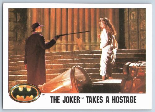 1989 Topps Batman Series One 1 -  111 The Joker Takes a Hostage - Afbeelding 1 van 2